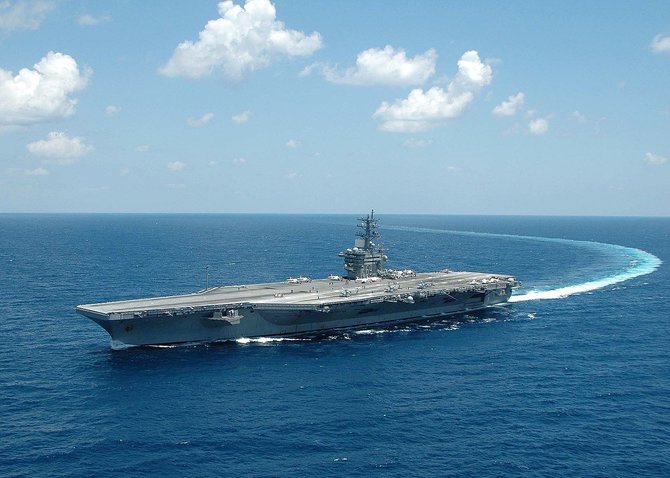 JAV karinio jūrų laivyno nuotr./JAV lėktuvnešis „Dwight D.Eisenhower“