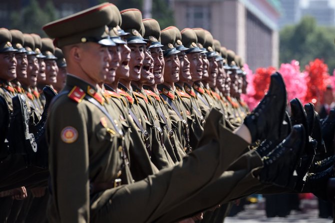 AFP/„Scanpix“ nuotr./Šiaurės Korėjos kariai