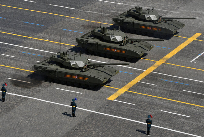 „Reuters“/„Scanpix“ nuotr./Tankai T-14 „Armata“