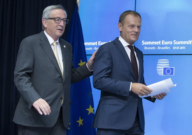 „Reuters“/„Scanpix“ nuotr./Jeanas Claude'as Junckeris ir Donaldas Tuskas
