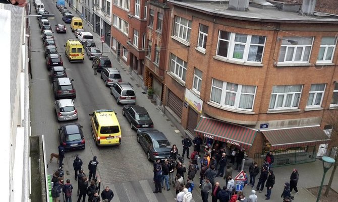 „Scanpix“/AP nuotr./Policijos operacija Briuselio Molenbeko rajone