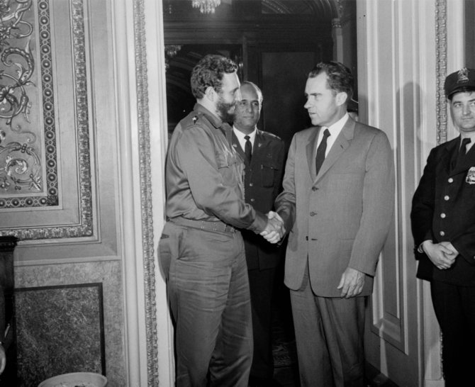 „Scanpix“/AP nuotr./Fidelis Castro ir JAV viceprezidentas Richardas Nixonas 1959 m. balandžio 19 d.