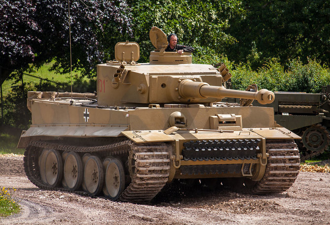 Simon Q/Wikipedia.org nuotr./„Tiger 131“ Bovingtono tankų muziejaus poligone