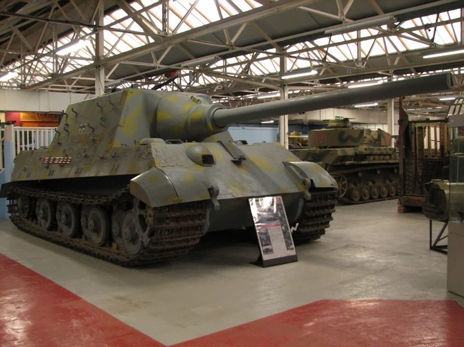 Hohum/Wikipedia.org nuotr./„Jagdtiger“ Bovingtono tankų muziejuje