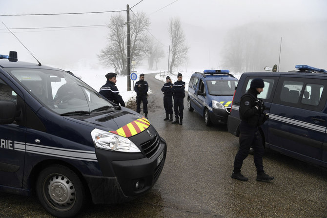 AFP/„Scanpix“ nuotr./Prancūzijos policija ieško aukos palaikų.