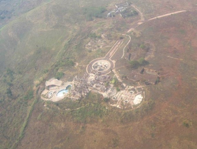 Wikipedia.org nuotr./Mobutu rūmų Gbadolite liekanos (2010 m.)