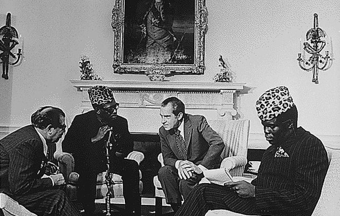 Wikipedia.org nuotr./JAV prezidentas Richardas Nixonas priima Mobutu Sese Seko Baltuosiuose rūmuose (1973 m.)