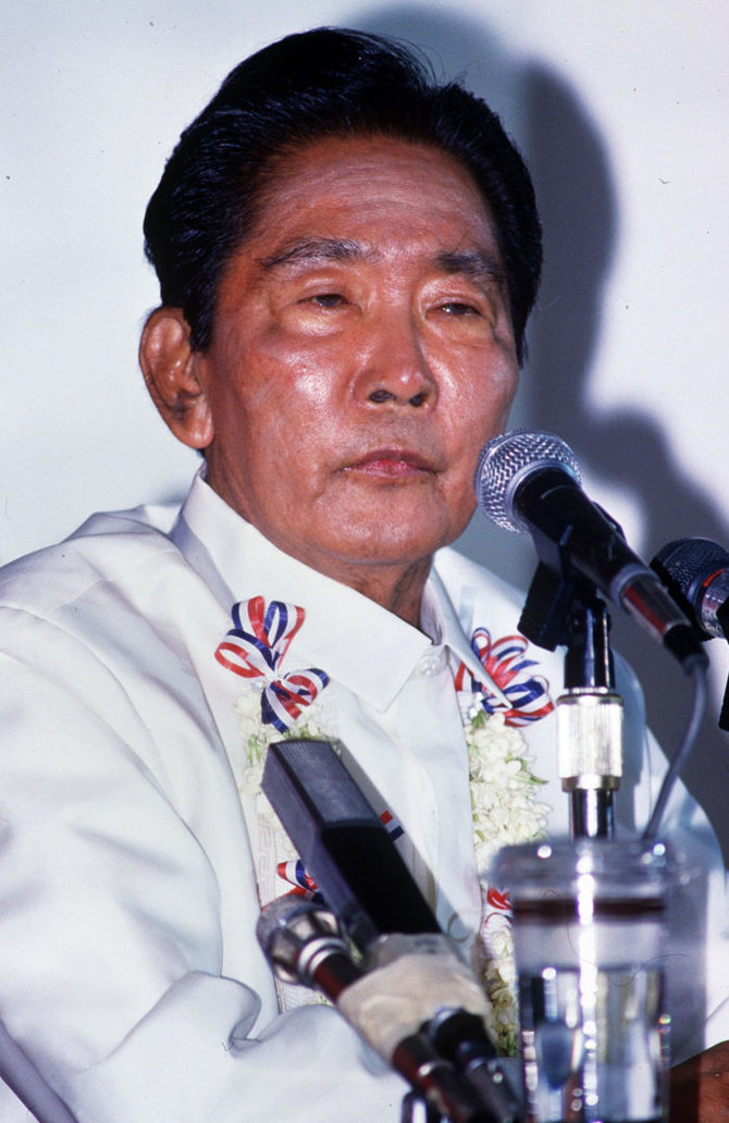 AFP/„Scanpix“ nuotr./Ferdinandas Marcosas prieš pat nuvertimą iš valdžios (1986 m. sausis)