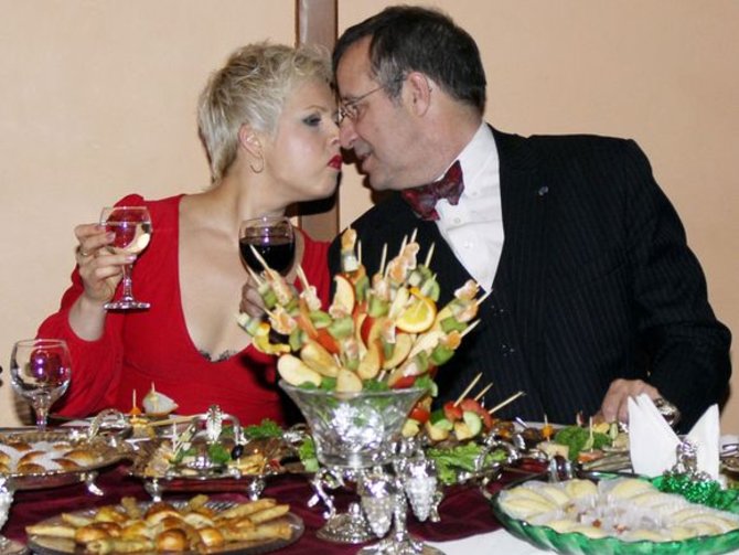 AFP/„Scanpix“ nuotr./Estijos prezidentas Toomas Hendrikas Ilvesas su žmona Evelin
