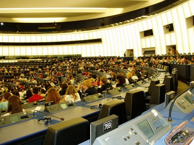 Renatos Linkutės / 15min.lt nuotr./Daugiau kaip 500 moksleivių iš 21 ES šalies susirinko dalyvauti EP rengiamoje „Euroscola“ dienoje.