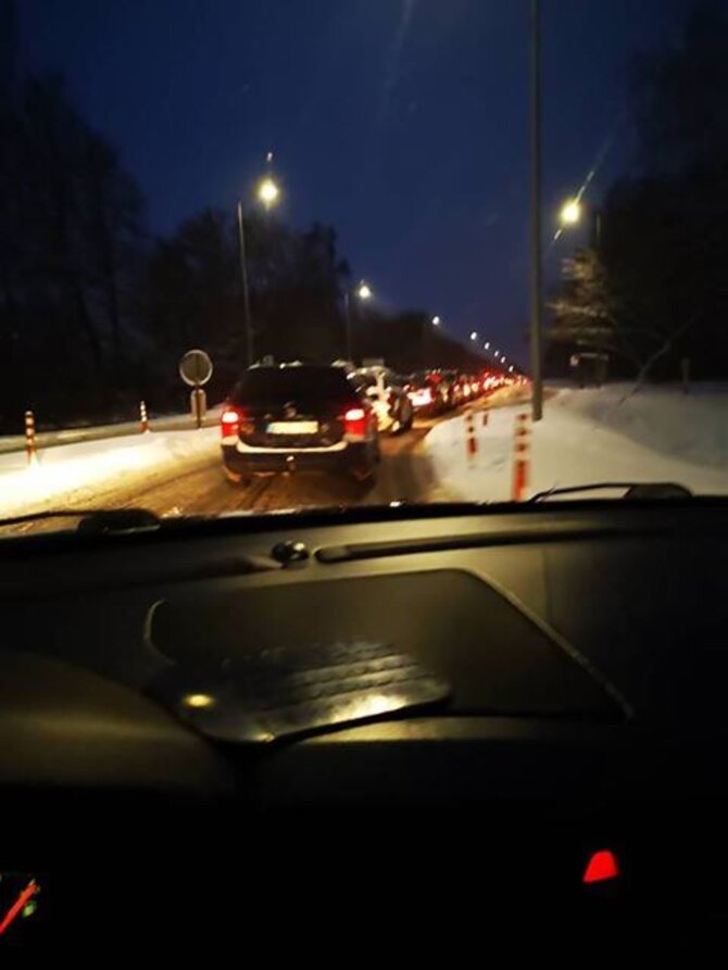15min skaitytojos Honoratos nuotr. /Spūstis ties Liepkalniu