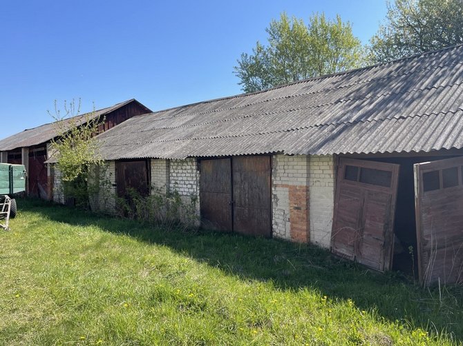 Turto banko nuotr./Garažas traktoriams Šalčininkų rajone