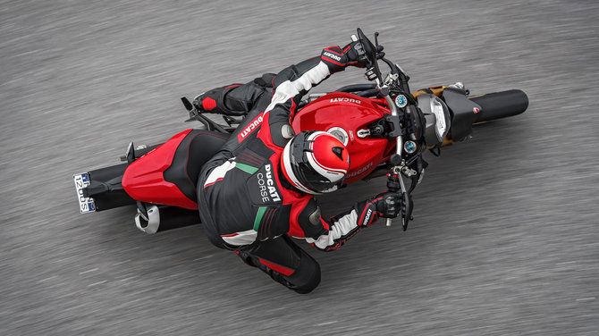 Motociklininke.lt archyvo iliustr./Monster-1200, Ducati.com