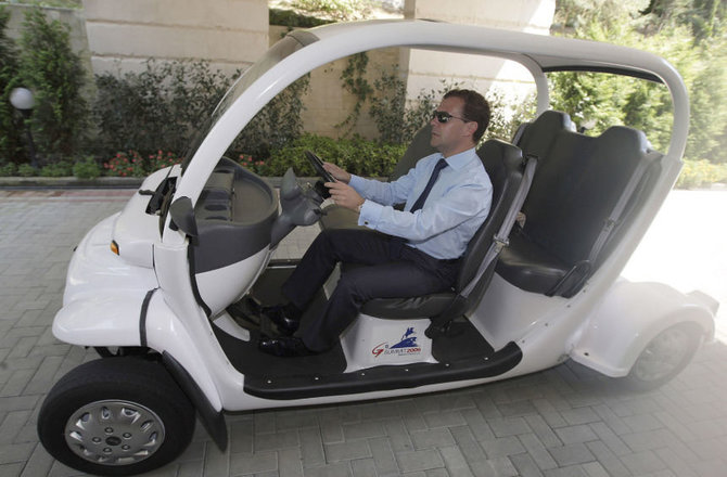 Dmitrijaus Medvedevo automobiliai: elektromobilis