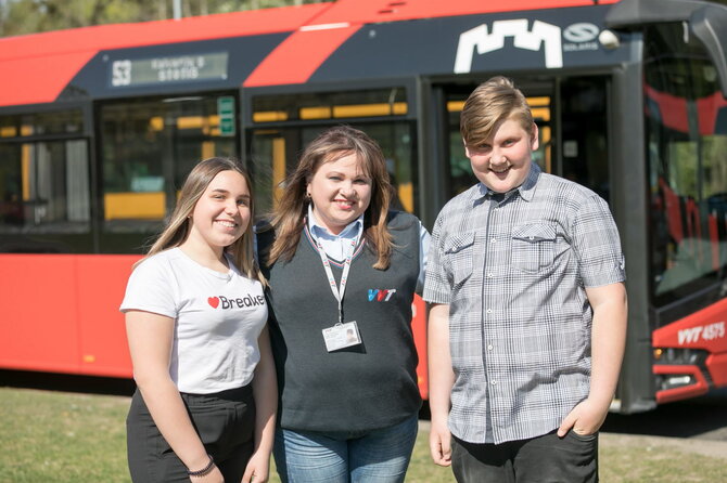 Vilniaus viešojo transporto nuotr./Jelena Staniulienė vairuoja autobusą