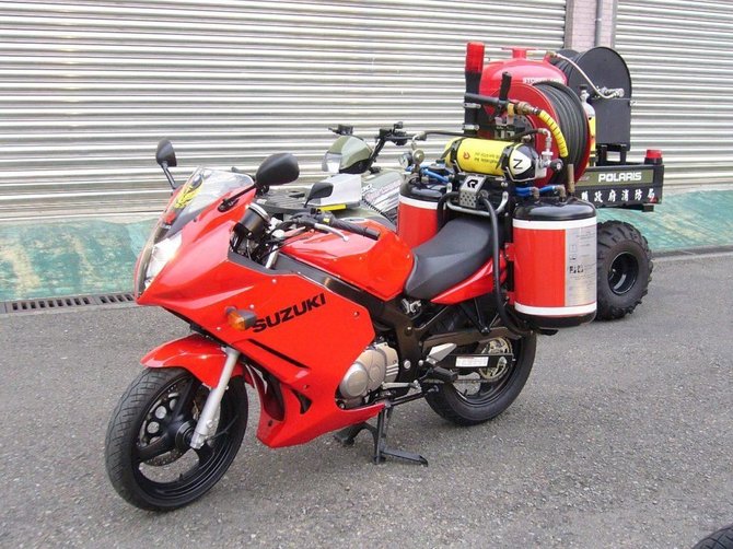Taipėjuje veikiantis ugniagesių motociklas Suzuki GS500 su gaisrų gesinimo komplektu. (Lenovo-lin, Wikimedia(CC BY-SA 3.0)