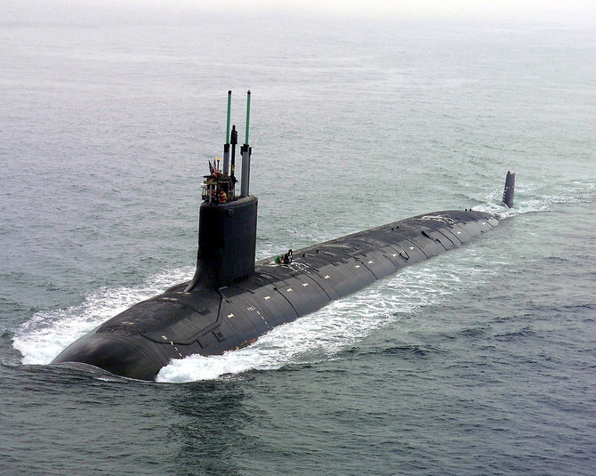 USS Virginia – po vandeniu šis laivas pasiekia 25 mazgų (46 km/val.) greitį. (U.S. Navy, Wikimedia)