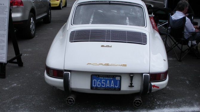 Ženkliukas ant itin reto Porsche 901. (Theodulf, Wikimedia(CC BY-SA 3.0)