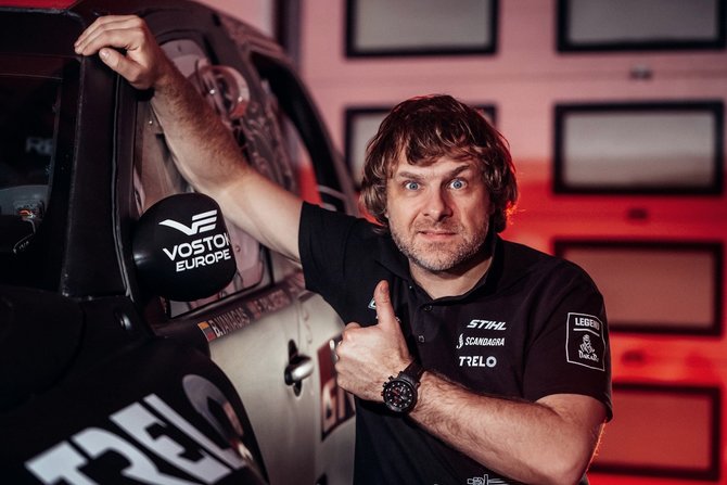 Andriaus Lauciaus, Vytauto Pilkausko, Vostok Europe nuotr./B.Vanagas pristatė dešimtąjį lenktynininko startą Dakare žymintį laikrodį „Vostok Europe Dakar Legend Edition“