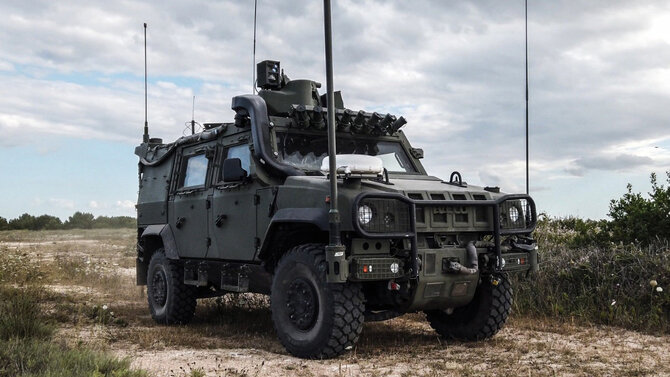 WIKImedia Commons iliustr./Itališki šarvuočiai „Iveco LMV“