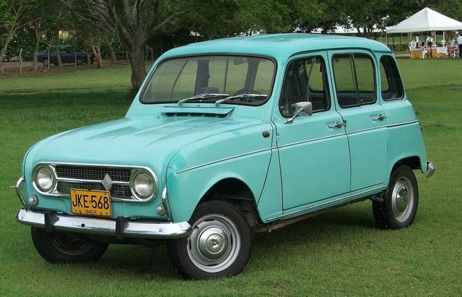 Renault 4 – 1961-1992 metais pagaminta daugiau nei 8 milijonai šių automobilių. (Chepe, Wikimedia (CC BY-SA 4.0)