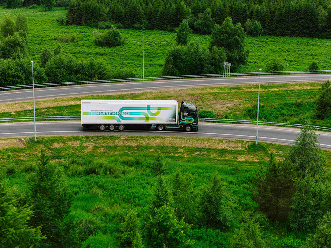 Gamintojo nuotr./Elektrinis vilkikas „Mercedes eActros“