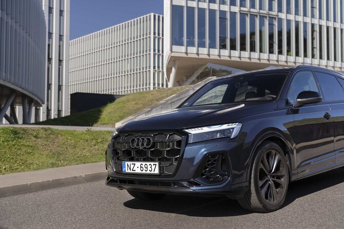 Audi nuotr./Hibridinis iš tinklo įkraunamas „Audi Q7“ 