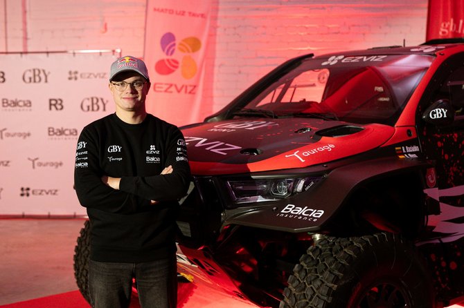 Komandos nuotr./Rokas Baciuška pristatė Dakaro automobiį Toyota Hilux T1+ Ultimate Evo