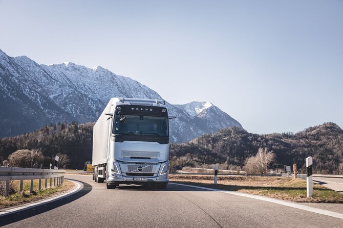Volvo iliustr./Vilkikas „Volvo FH Aero“