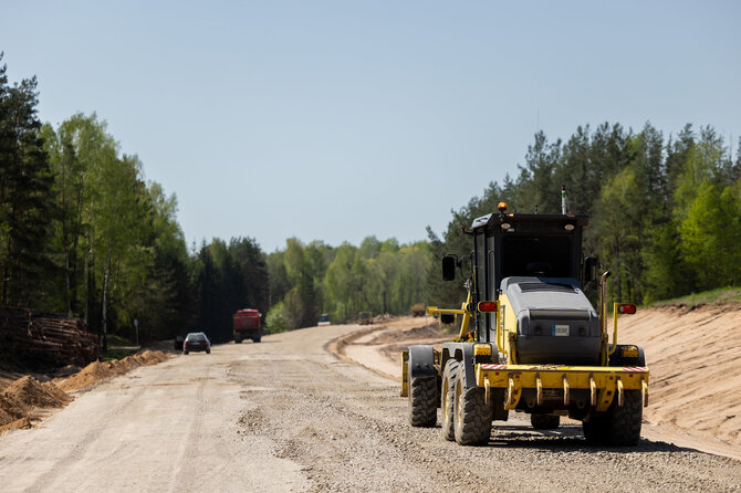 Via Lietuva iliustr./Žvyrkelių asfaltavimas