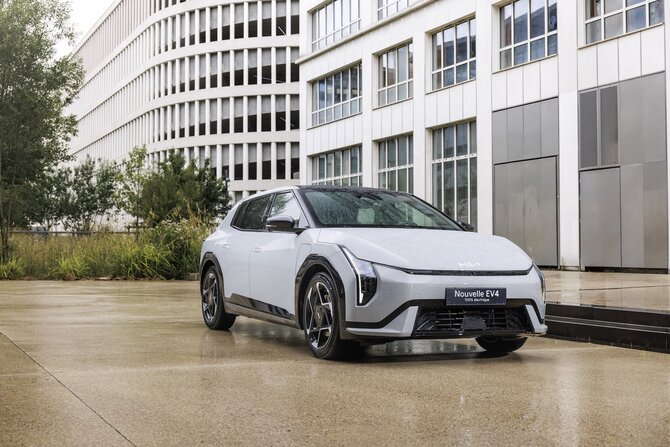 Gamintojų nuotr./Kia EV4 Hatchback GT-Line
