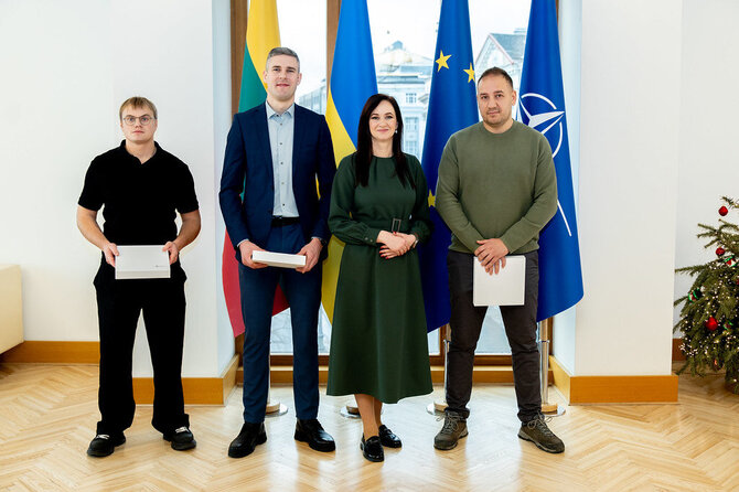 Vyriausybės kanceliarijos nuotraukos/Autosporto atstovai Rokas Baciuška, Karolis Ramoška, Nerimantas Jucius, Albertas Veliamovičius Lietuvos Vyriausybėje