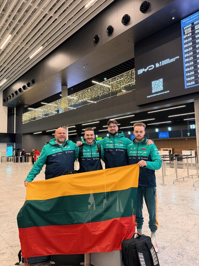 Komandos nuotr./Dovydas Karka išvyko į Dakarą
