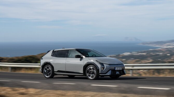 Kia EV4 (Gamintojo nuotr.)