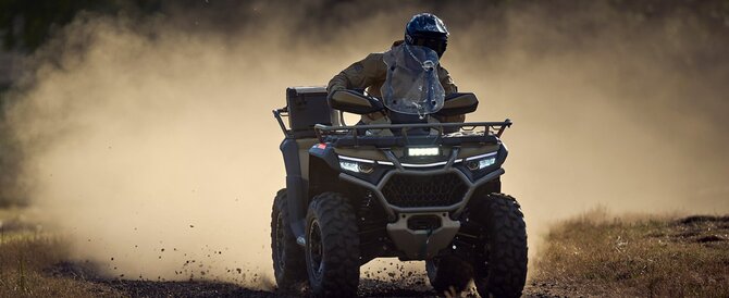 CFMOTO CFORCE 1000 Overland keturratis (Gamintojo nuotr.)