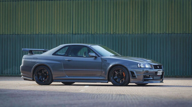 „Broad Arrow“ nuotr./Nissan Skyline GT-R (2002 m.) su Nismo CRS programa