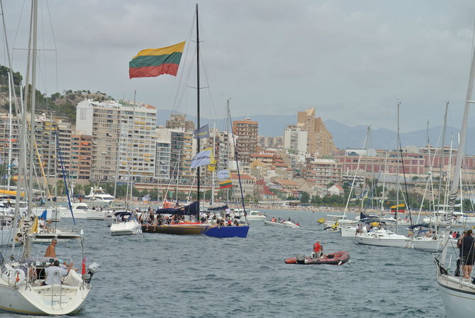 Žilvino Pekarsko/15min.lt nuotr./„Volvo Ocean Race“ starte Roką Milevičių palaikė „Ambersail“ bendruomenė 2014 m. spalio 11 d. 