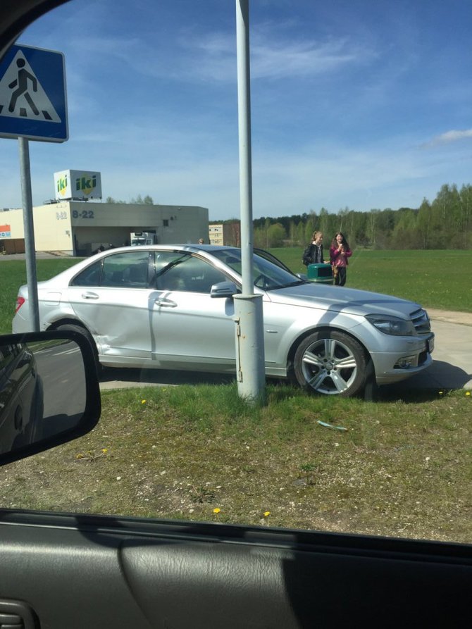 Apgadintas automobilis Kaišiadoryse