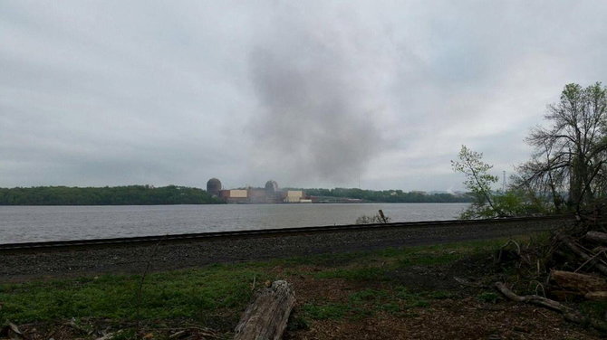 „Reuters“/„Scanpix“ nuotr./„Indian Point“ atominėje elektrinėje netoli Niujorko kilo gaisras