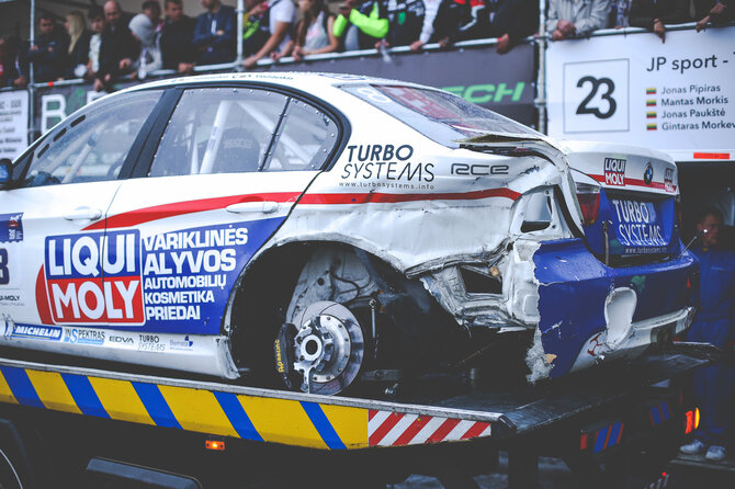 Lino Ramoškos nuotr./„Liqui Moly Racing Team Lithuania“ po avarijos