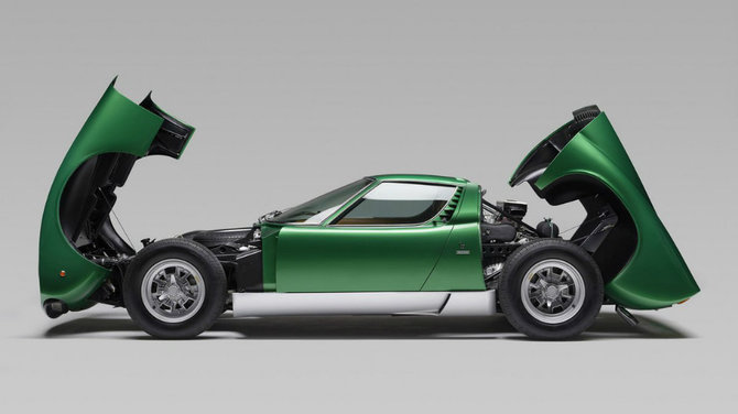 Lamborghini nuotr./Daugiau nei milijono vertas 1971 m. „Lamborghini Miura SV“ atgimė iš naujo