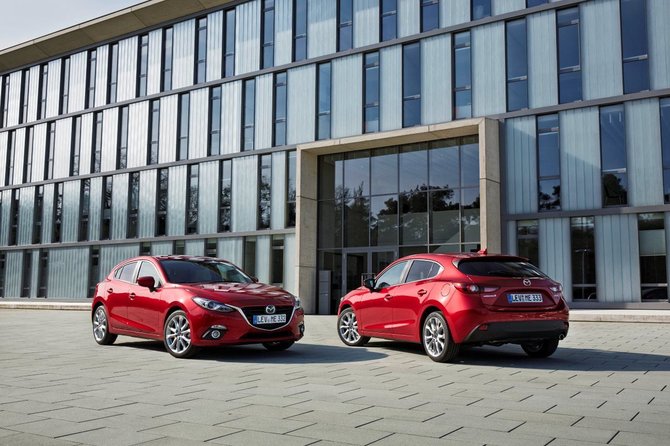 Gamintojų nuotr./„Mazda 3“ ir SKYACTIV-D turbodyzelinis variklis