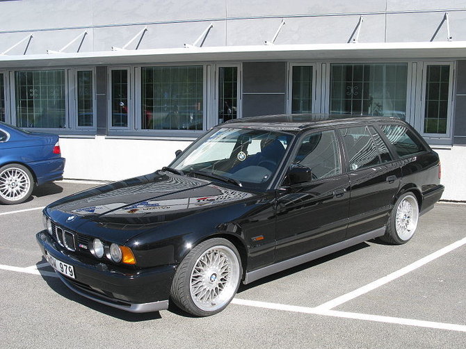 Wikimedia Commons iliustr./BMW M5 Touring E34