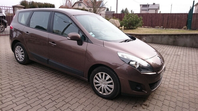 Autogidas.lt iliustr./Vienatūris „Renault Grand Scenic“