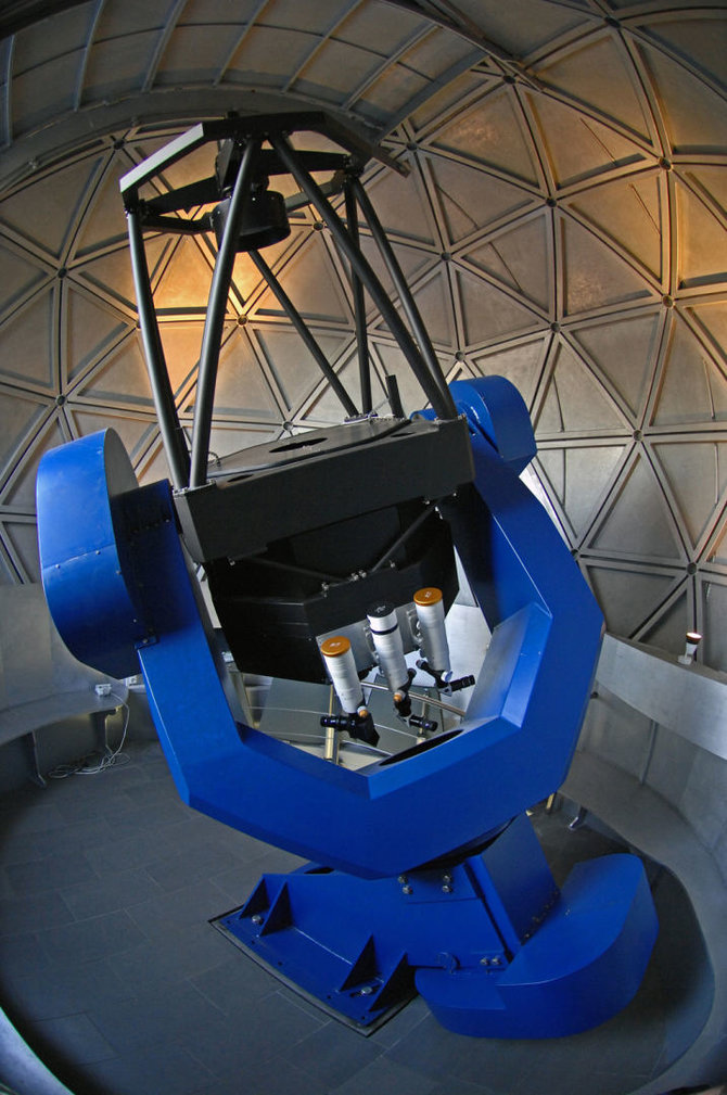 80 cm. skersmens reflektorinis Lietuvos etnokosmologijos muziejaus teleskopas – vienas didžiausių edukacijai skirtų aparatų Europoje/ Etnokosmomuziejus.lt
