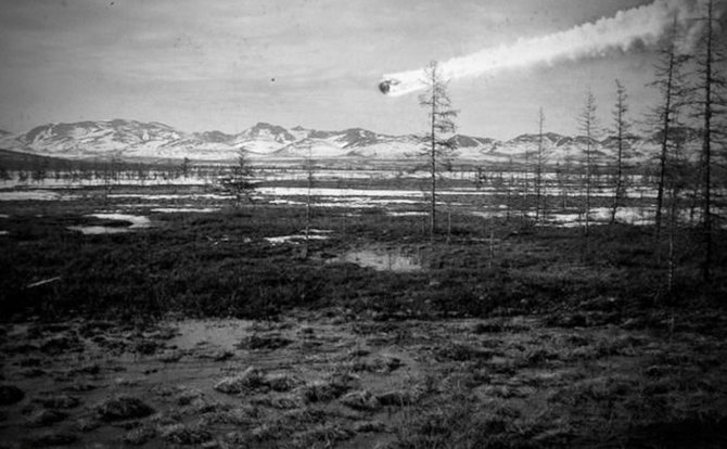 Šiame fotomontaže – tikėtinas reiškinio Vidurio Sibire ties Tunguska vaizdas./ Iliustracijos šaltinis: www.nasa.gov.