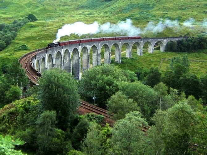 Hogvartso ekspresas yra tikrų tikriausia geležinkelio linija, kuria vasara rieda garvežys. (de:Benutzer:Nicolas17, Wikimedia(CC BY-SA 2.5)