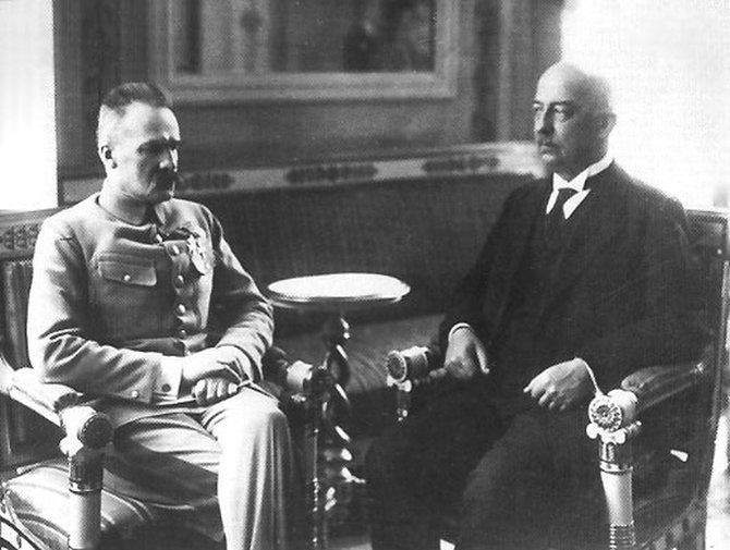 Wikimedia.org nuotr./J.Piłsudskis ir G.Narutowiczius, Lenkijos prezidentas. Jie – Lietuvos bajorai