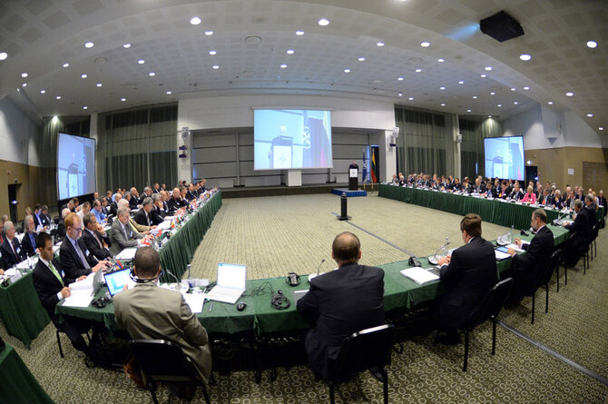 Alfredo Pliadžio nuotr./Vilniuje vykusios NATO Mokslo ir technologijų organizacijos tarybos sesijos akimirka