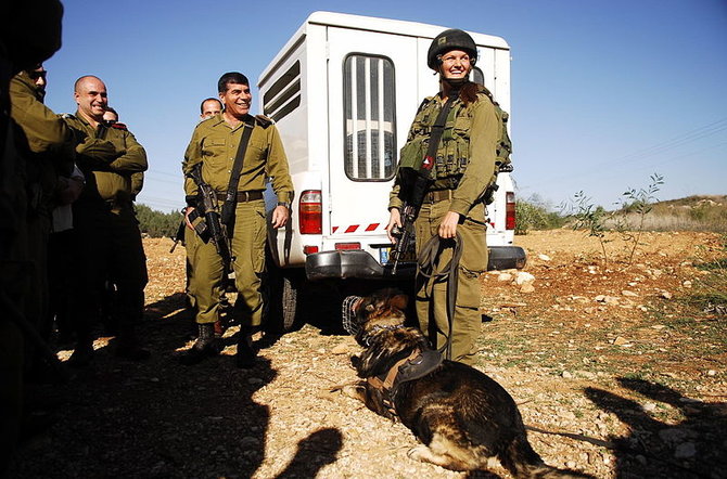 commons.wikimedia.org/Israel Defense Forces nuotr./Nuo 2004 m. padalinyje leidžiama tarnauti ir moterims